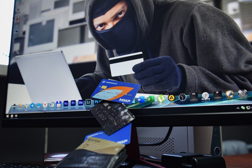 Пожилая москвичка вместе с мошенниками оставила благовещенскую пенсионерку без 22 миллионов рублей