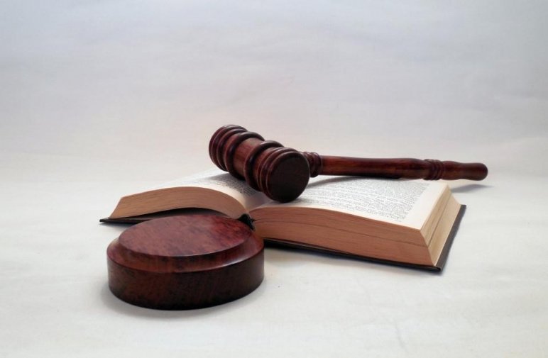 Считала, что помогает справляться с болезнью: амурчанку осудили за хранение 14 килограммов конопли