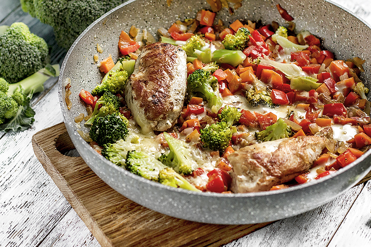 Цыпленок с овощами и пармезаном: идеальное сочетание для сытного обеда