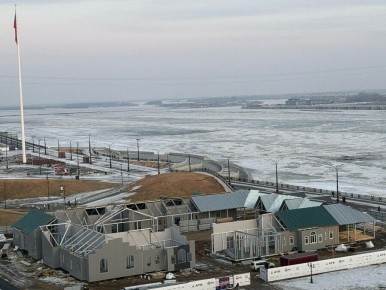 В Благовещенске продолжают возводить ярмарочный комплекс «Амурские сезоны» в районе улицы Пионерской на набережной Амура