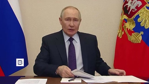 Владимир Путин, открывая новые объекты транспортной отрасли, рассказал о запуске сразу нескольких крупных проектов — аэровокзала в Благовещенске, гидроузла на Дону, магистрали в Петербурге и беспилотного транспорта на М-12