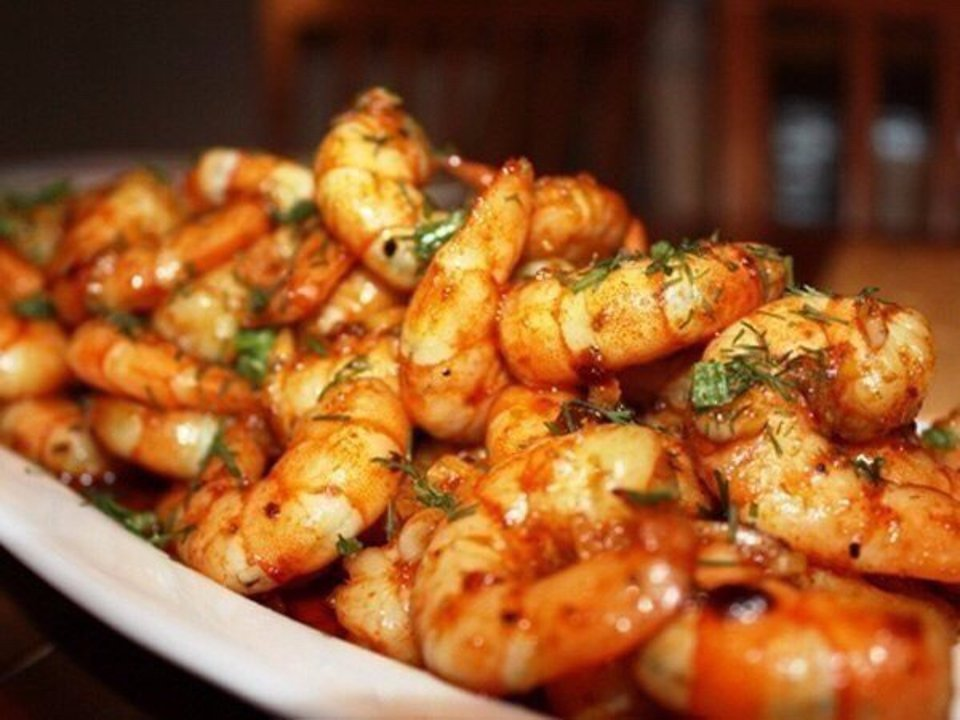 Нежные креветки в чесночном масле: простой рецепт для особого случая