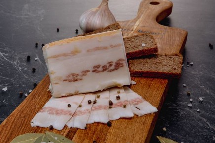 Сало: мифы и факты о полезностях украинского деликатеса