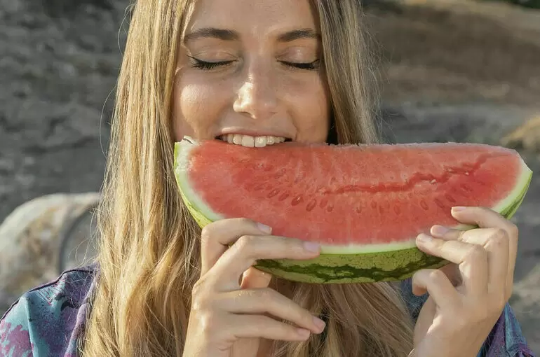 Как выбрать спелый арбуз: секреты, которые точно сработают