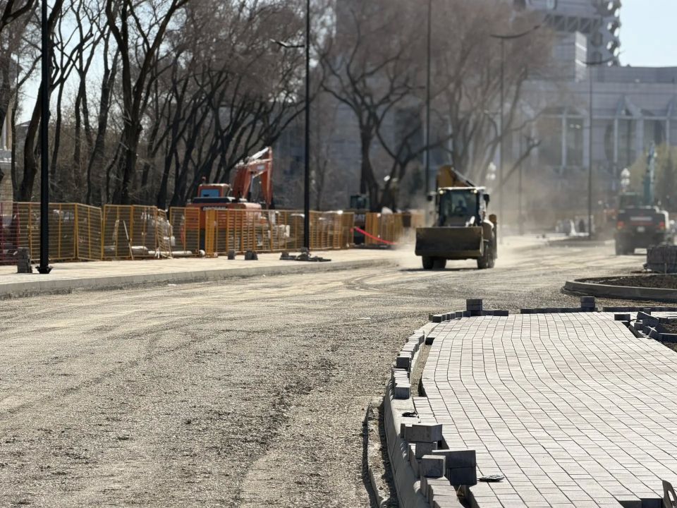 Понедельник, как обычно, начал с выездного совещания по ремонту дорог