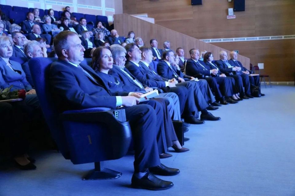 Василий Орлов: В регионе подвели итоги реализации народной программы партии «Единая Россия» Василий Орлов: В регионе подвели итоги реализации народной программы партии «Единая Россия»