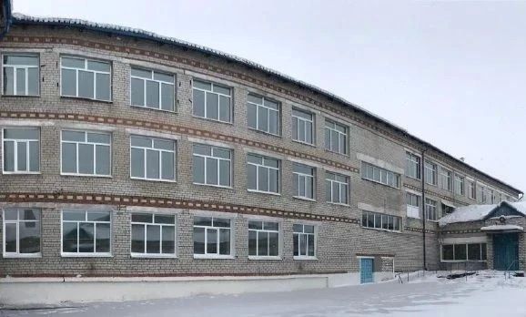В поселке Серышево завершают капремонт школы