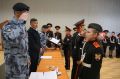 Пока кадеты росгвардейского класса в Амурской области готовятся к выпускным экзаменам и балам, их младшие единомышленники из Улан-Удэнской школы № 18 им. Героя Российской Федерации Максима Концова клянутся быть достойным...