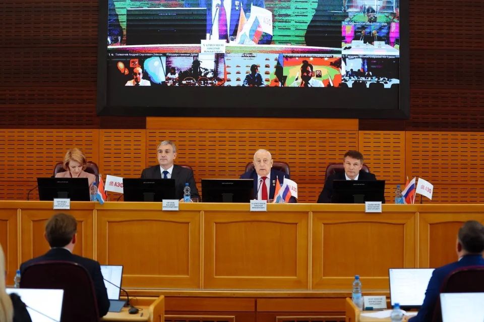 Василий Орлов: Совершенствование законодательного регулирования преференциальных режимов на Дальнем Востоке и в Арктике обсудили с депутатами Государственной Думы на выездное заседание «круглого стола» в рамках «АмурЭкспо»