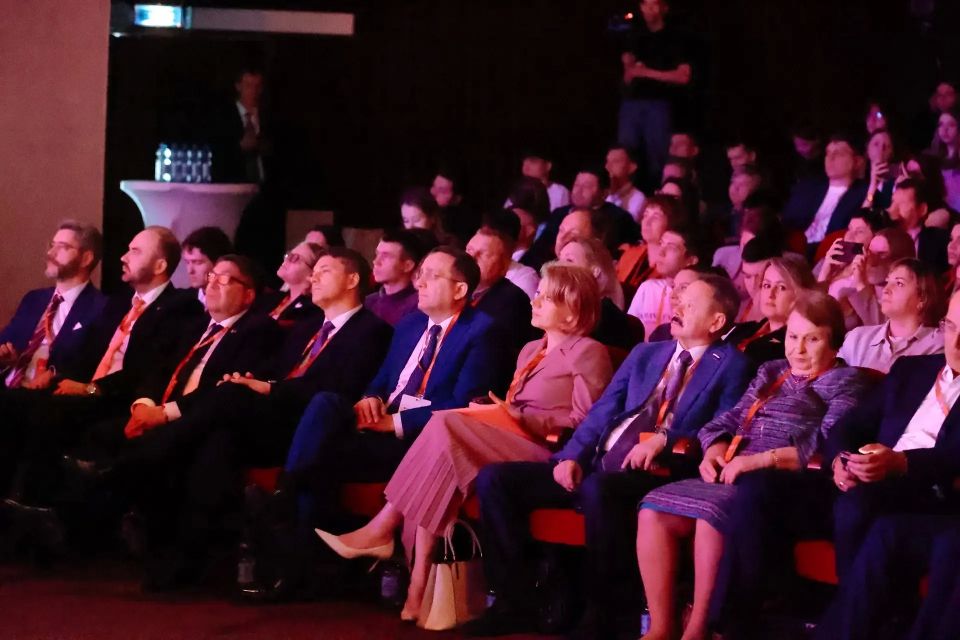 Будущее российско-китайских отношений и партнерства обсудили на пленарном заседании «АмурЭкспо» в Благовещенске Будущее российско-китайских отношений и партнерства обсудили на пленарном заседании «АмурЭкспо» в Благовещенске