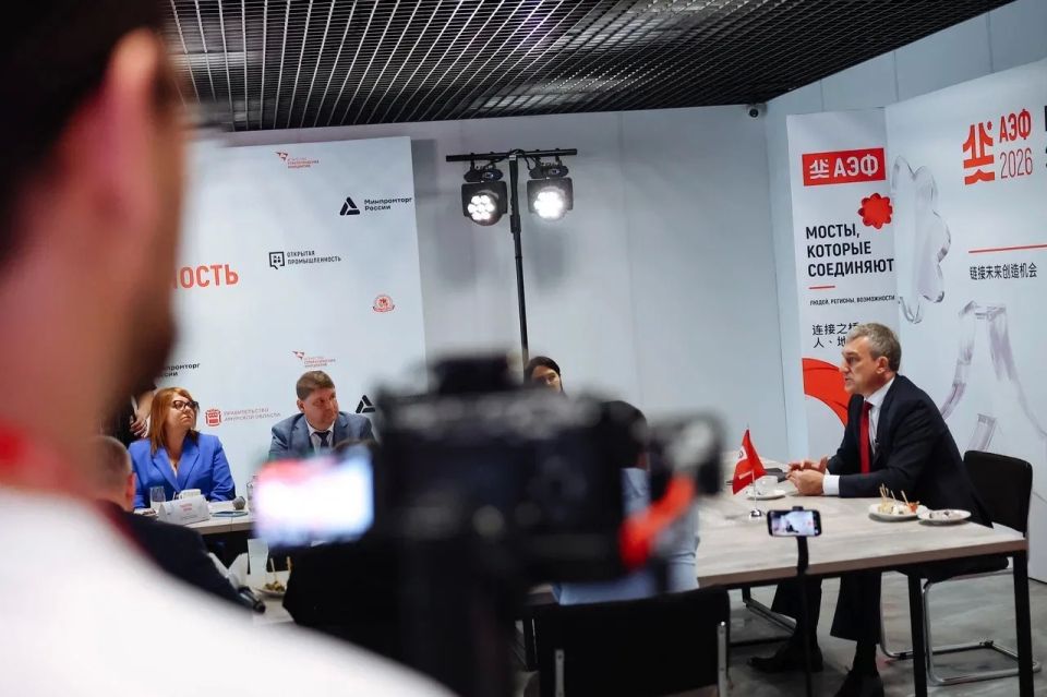 Василий Орлов: Встретился с представителями федеральных и региональных СМИ в Доме российско-китайской дружбы Василий Орлов: Встретился с представителями федеральных и региональных СМИ в Доме российско-китайской дружбы