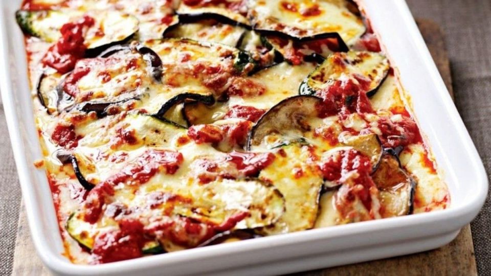 Запеканка из баклажанов с курицей и сыром — идеальный завтрак для всей семьи!
