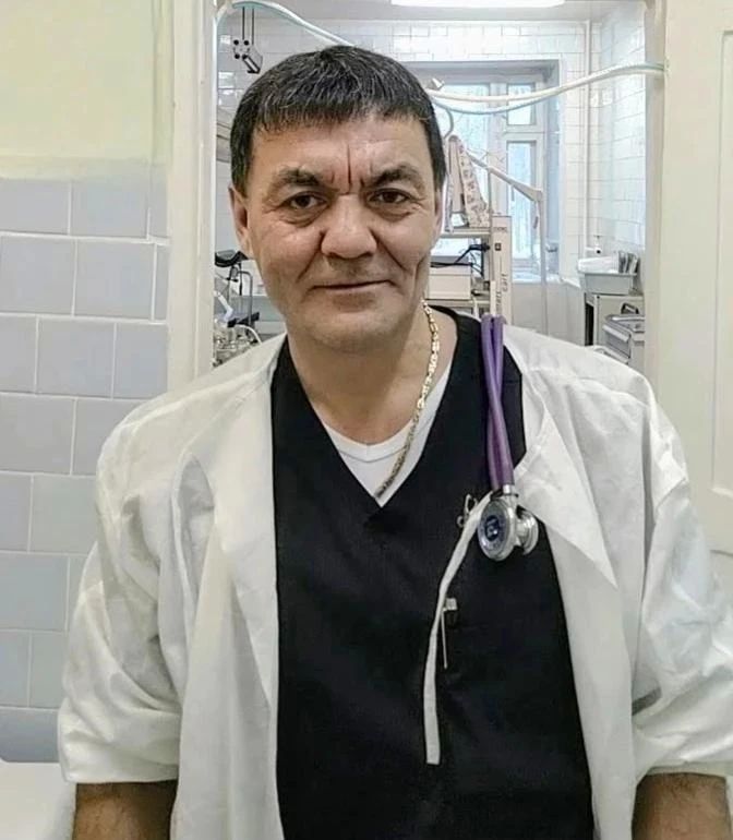 Секунды на вес золота: амурский врач спас пассажира в московском метро