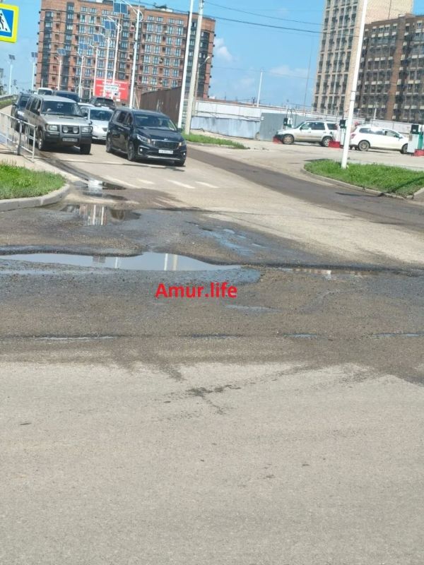 Жители микрорайона Тепличный в Благовещенске вновь пожаловались на состояние дорог Жители микрорайона Тепличный в Благовещенске вновь пожаловались на состояние дорог