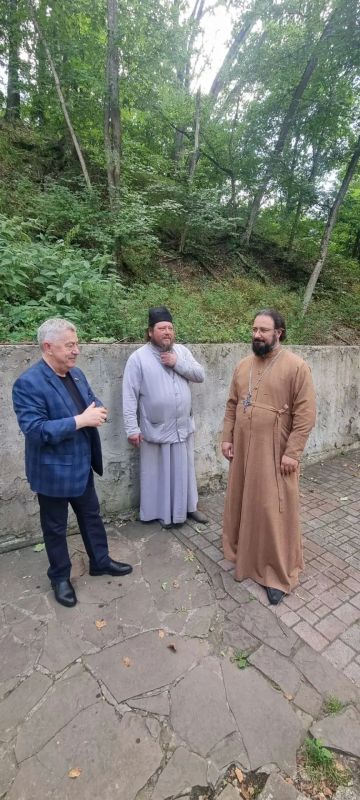 Виктор Водолацкий: В очередной раз посетил православную святыню Луганской земли - Киселеву балку Виктор Водолацкий: В очередной раз посетил православную святыню Луганской земли - Киселеву балку