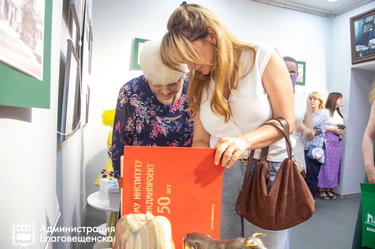 «Портрет Благовещенска»: в городском музее открылась историческая выставка с портретами великих людей «Портрет Благовещенска»: в городском музее открылась историческая выставка с портретами великих людей