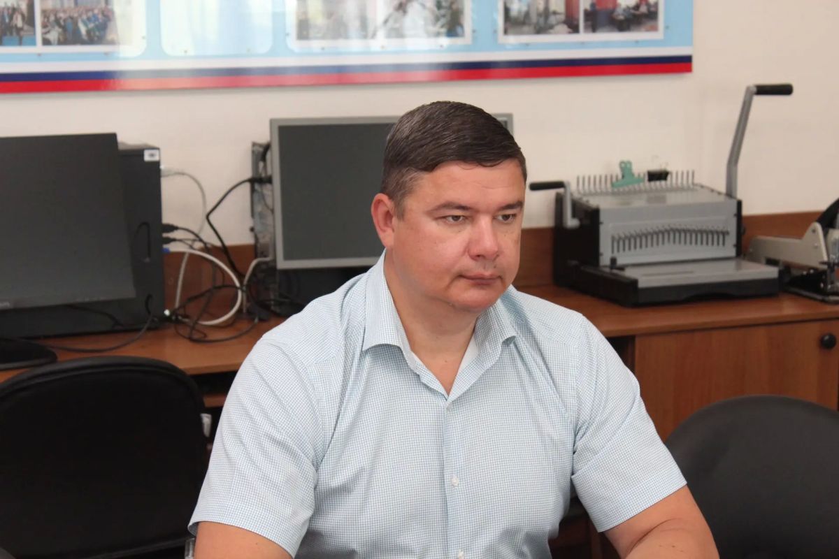 Документы на выдвижение подали ещё два амурских кандидата в депутаты Государственной Думы РФ Документы на выдвижение подали ещё два амурских кандидата в депутаты Государственной Думы РФ
