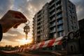 «Нас оставили без жилья»: амурчане пожаловались на перенос заселения в новый дом в Благовещенске