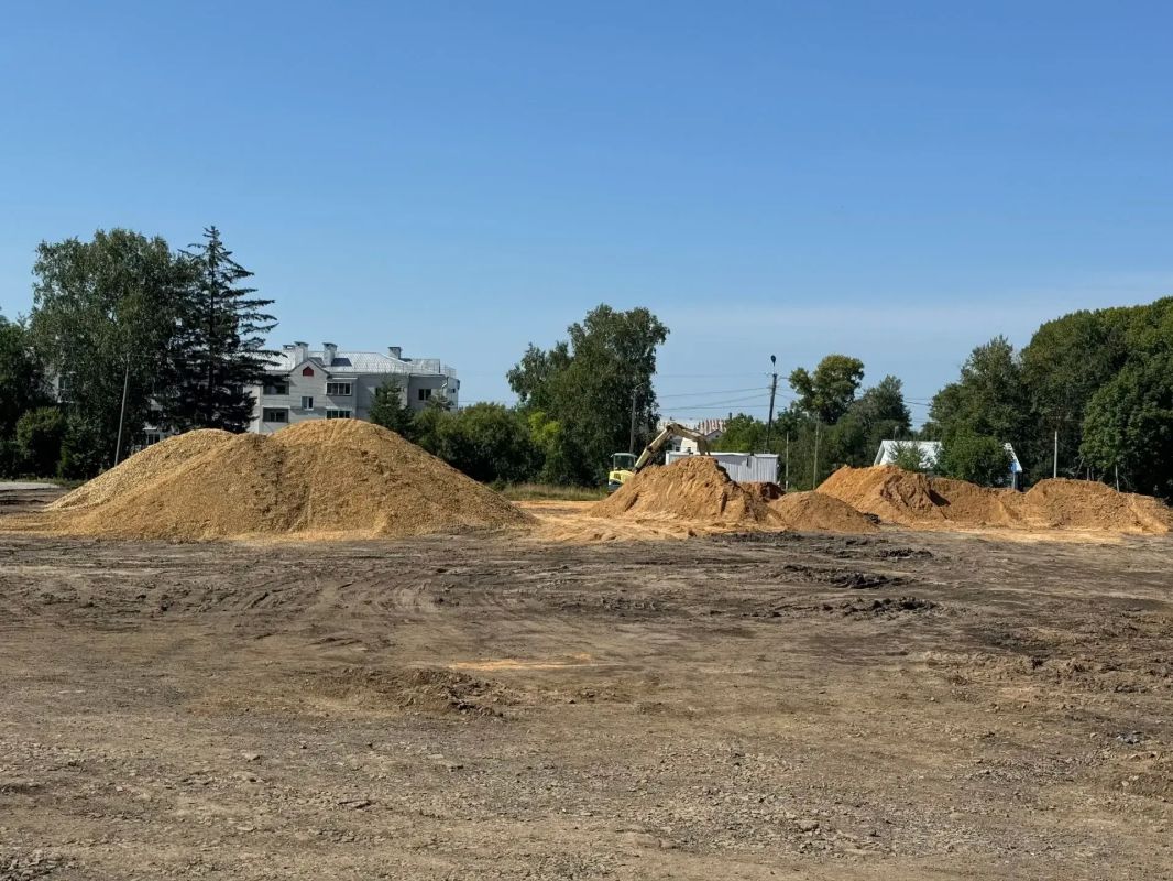 «Ворота в Приамурье» строят в Архаре: в поселке преображаются центральная площадь и парк «Малышок» «Ворота в Приамурье» строят в Архаре: в поселке преображаются центральная площадь и парк «Малышок»
