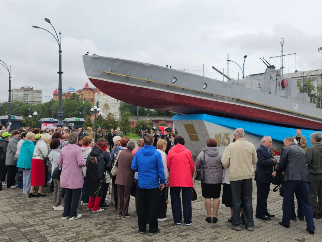 Благовещенск почтил память героев в День окончания Второй Мировой войны Благовещенск почтил память героев в День окончания Второй Мировой войны