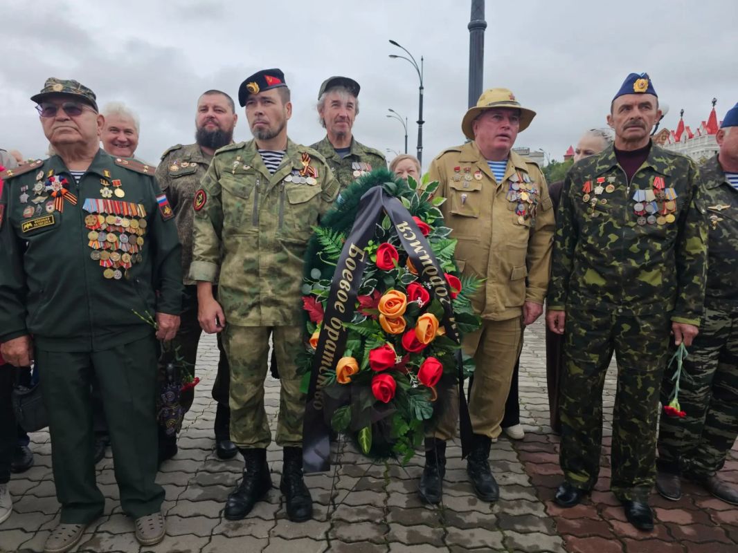Благовещенск почтил память героев в День окончания Второй Мировой войны Благовещенск почтил память героев в День окончания Второй Мировой войны