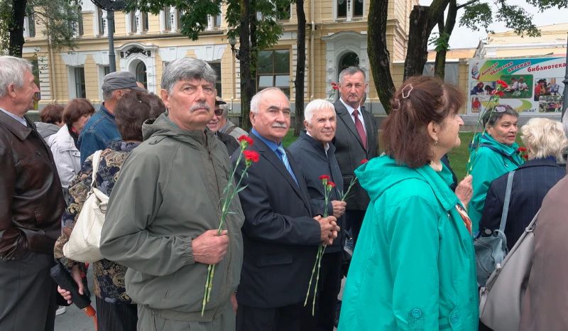 В Благовещенске почтили память павших: ветераны органов внутренних дел приняли участие в памятной акции В Благовещенске почтили память павших: ветераны органов внутренних дел приняли участие в памятной акции