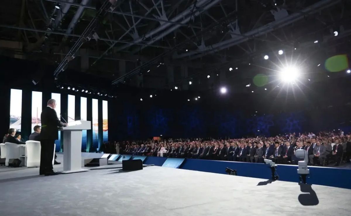 Василий Орлов: Выступление Владимира Владимировича Путина на пленарном заседании Восточного экономического форума задало четкие ориентиры развития для всех дальневосточных регионов Василий Орлов: Выступление Владимира Владимировича Путина на пленарном заседании Восточного экономического форума задало четкие ориентиры развития для всех дальневосточных регионов
