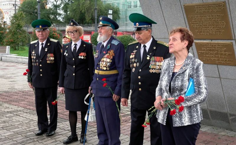 В Благовещенске почтили память павших: ветераны органов внутренних дел приняли участие в памятной акции В Благовещенске почтили память павших: ветераны органов внутренних дел приняли участие в памятной акции