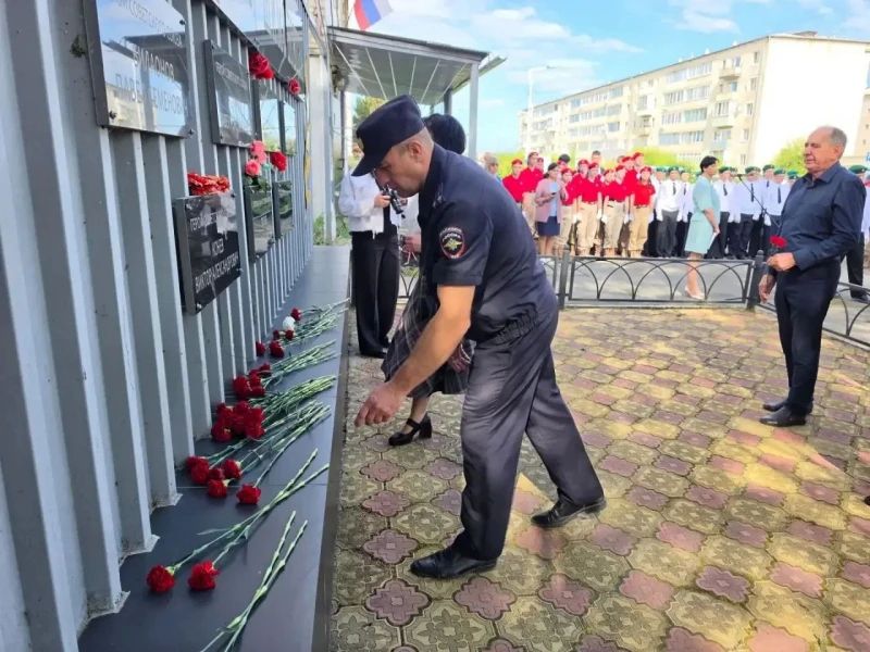 Сотрудники полиции Приамурья почтили память героев Второй мировой войны Сотрудники полиции Приамурья почтили память героев Второй мировой войны