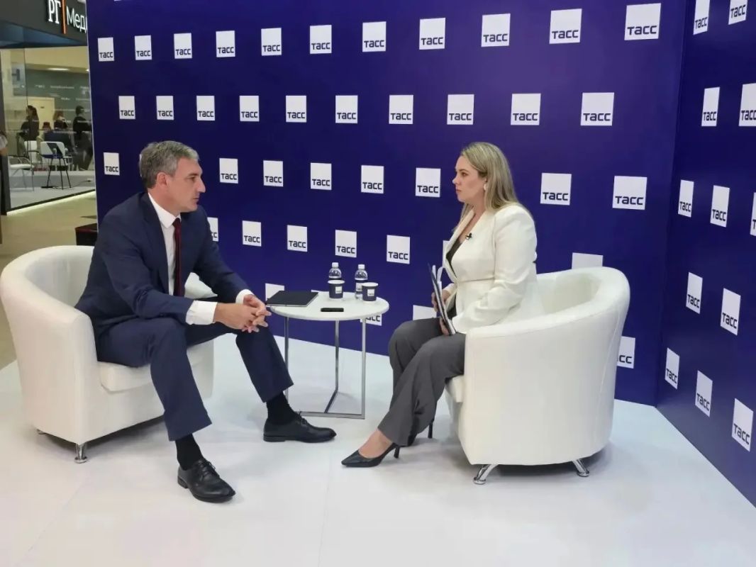Василий Орлов: Пообщался с федеральными журналистами на полях ВЭФ Василий Орлов: Пообщался с федеральными журналистами на полях ВЭФ
