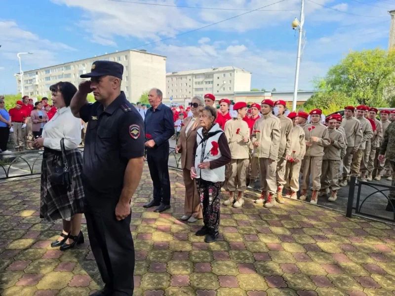 Сотрудники полиции Приамурья почтили память героев Второй мировой войны Сотрудники полиции Приамурья почтили память героев Второй мировой войны