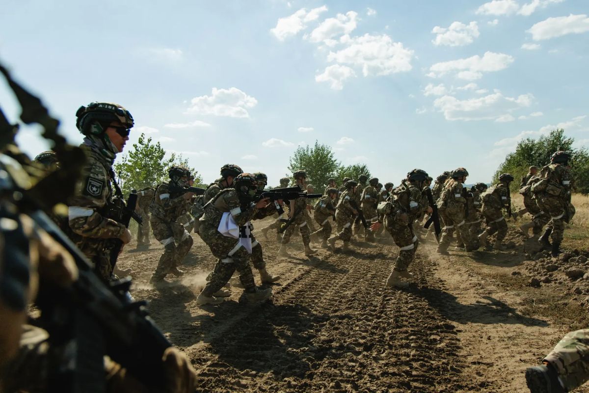 Армия «Амур» одержала победу в большой военно-тактической игре третьего сезона Всероссийской военно-патриотической игры «Зарница 2.0»! Армия «Амур» одержала победу в большой военно-тактической игре третьего сезона Всероссийской военно-патриотической игры «Зарница 2.0»!