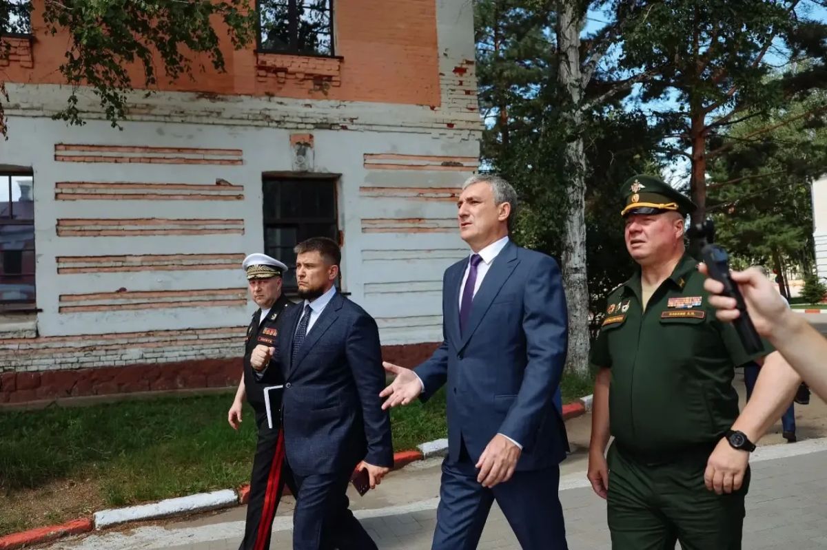 Василий Орлов: Посетил наше прославленное ДВОКУ Василий Орлов: Посетил наше прославленное ДВОКУ
