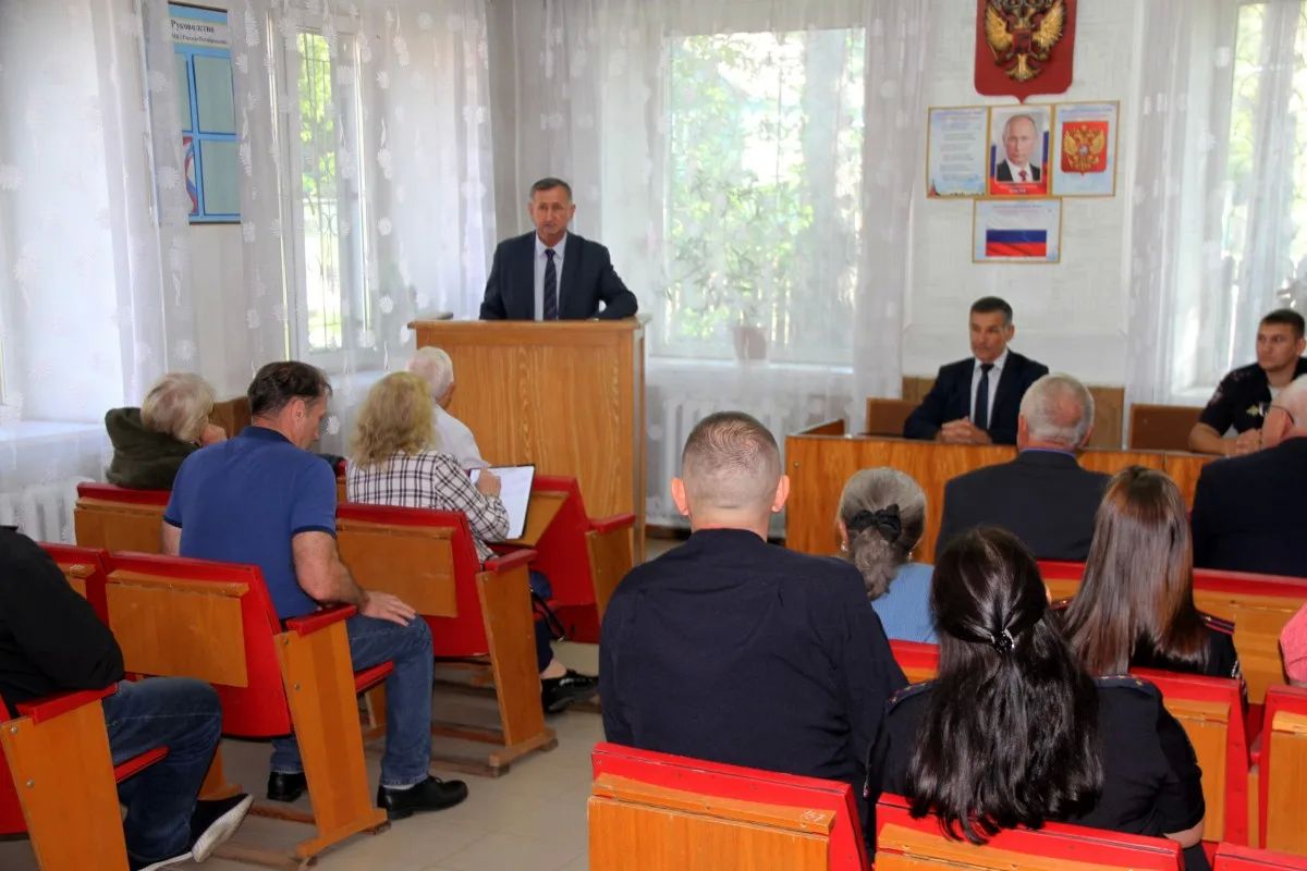 В Ромненском муниципальном округе прошло выездное совещание областного Совета ветеранов органов внутренних дел и внутренних войск В Ромненском муниципальном округе прошло выездное совещание областного Совета ветеранов органов внутренних дел и внутренних войск