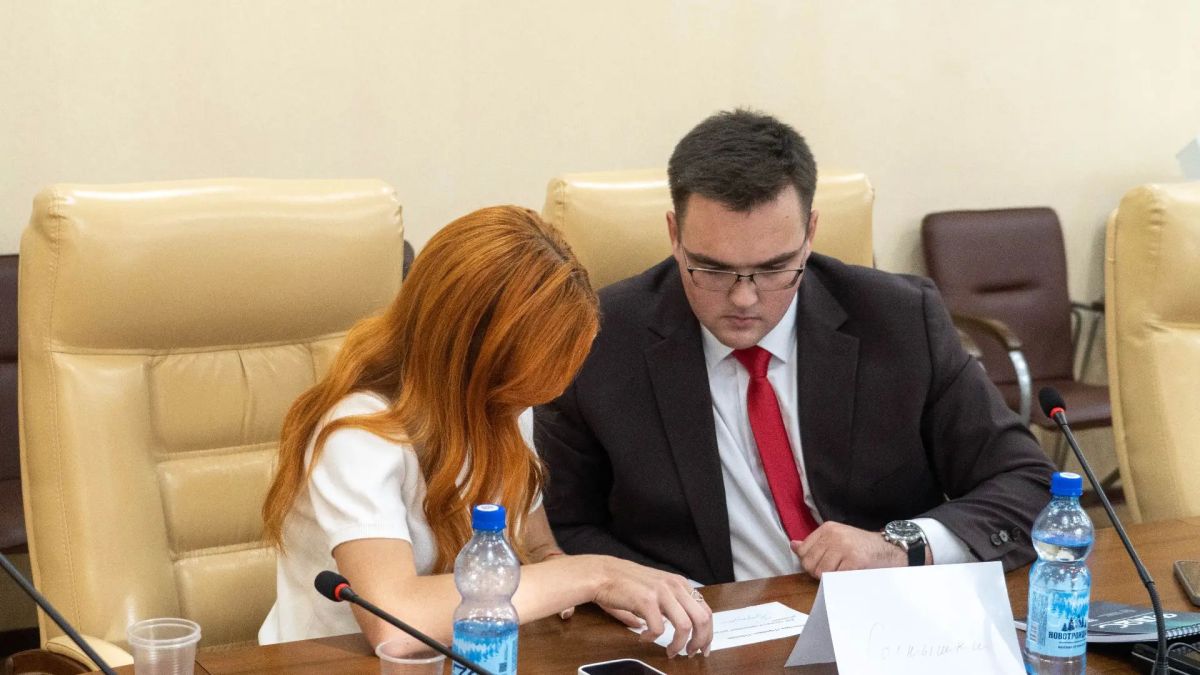 Представители молодежного парламента познакомились с этапами формирования областного бюджета Представители молодежного парламента познакомились с этапами формирования областного бюджета