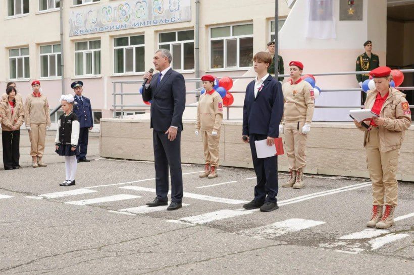 В Благовещенске открыли мемориальную доску Герою России Дмитрию Шереметьеву В Благовещенске открыли мемориальную доску Герою России Дмитрию Шереметьеву
