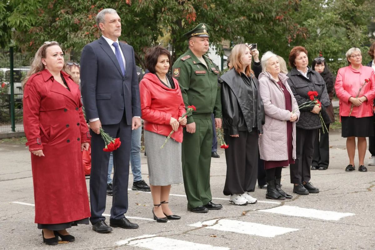 В Благовещенске открыли мемориальную доску Герою России Дмитрию Шереметьеву В Благовещенске открыли мемориальную доску Герою России Дмитрию Шереметьеву