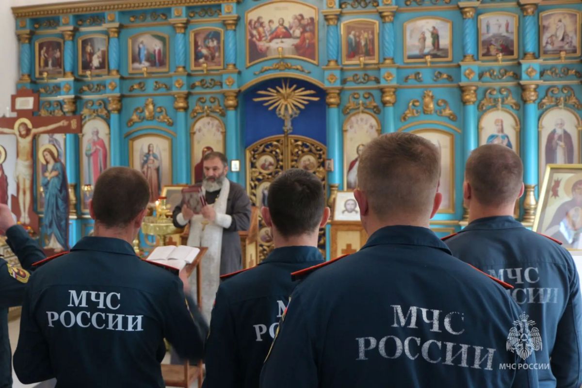 Молебен иконе Божией Матери «Неопалимая Купина» провели и сотрудники ФКУ «Специальное управление ФПС № 60 МЧС России» Молебен иконе Божией Матери «Неопалимая Купина» провели и сотрудники ФКУ «Специальное управление ФПС № 60 МЧС России»