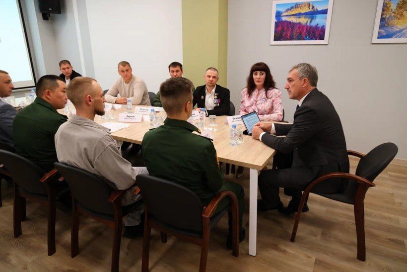 Успехи в бизнесе, кадровая программа и спортивные победы: Василий Орлов встретился с ветеранами СВО Успехи в бизнесе, кадровая программа и спортивные победы: Василий Орлов встретился с ветеранами СВО