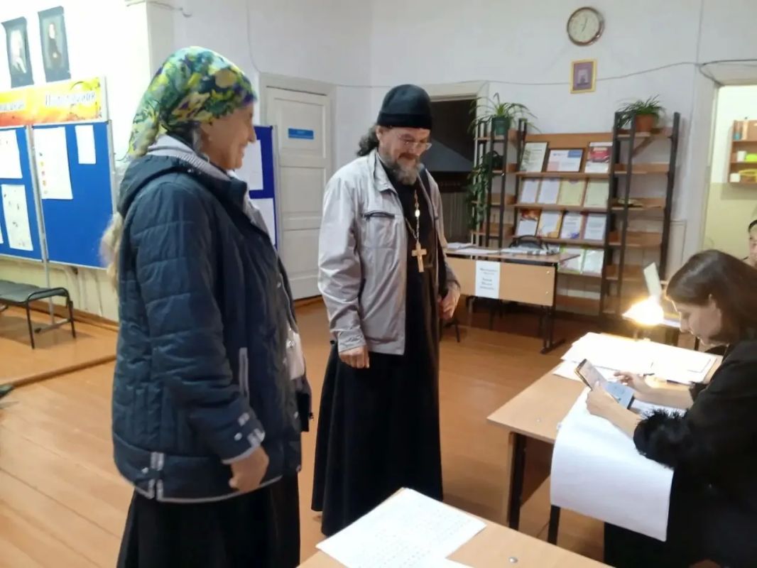 Первый день голосования в Амурской области завершен: избирательные участки закрылись Первый день голосования в Амурской области завершен: избирательные участки закрылись