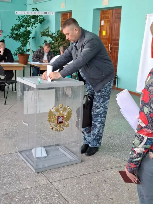 Амурская область голосует: публикуем явку и кадры с избирателями и комиссиями из разных точек региона Амурская область голосует: публикуем явку и кадры с избирателями и комиссиями из разных точек региона