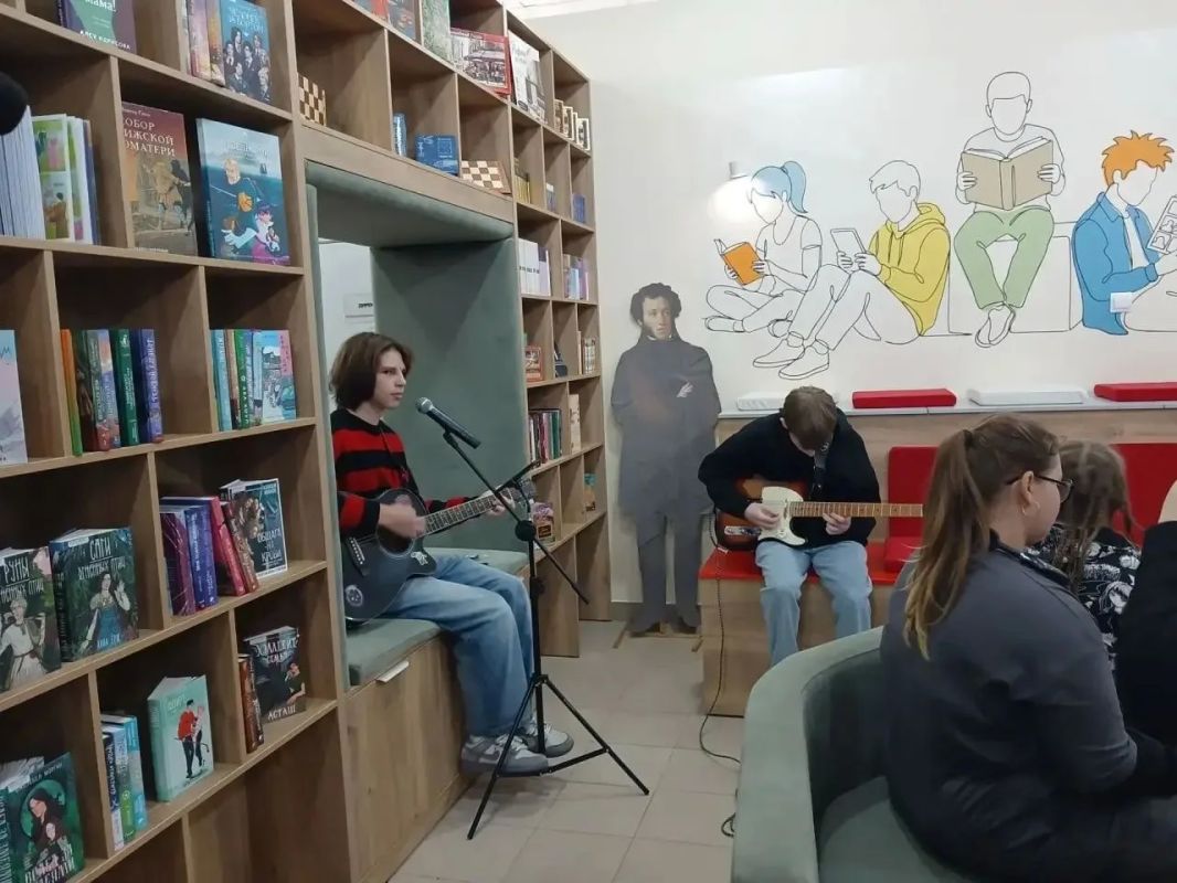 В Архаре открылась обновлённая центральная библиотека «Перспектива» В Архаре открылась обновлённая центральная библиотека «Перспектива»