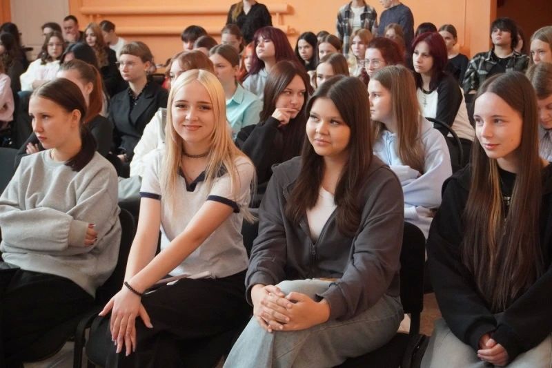 Осторожно, дроппер! В Амурском педколледже прошла профилактическая беседа со студентами-первокурсниками Осторожно, дроппер! В Амурском педколледже прошла профилактическая беседа со студентами-первокурсниками