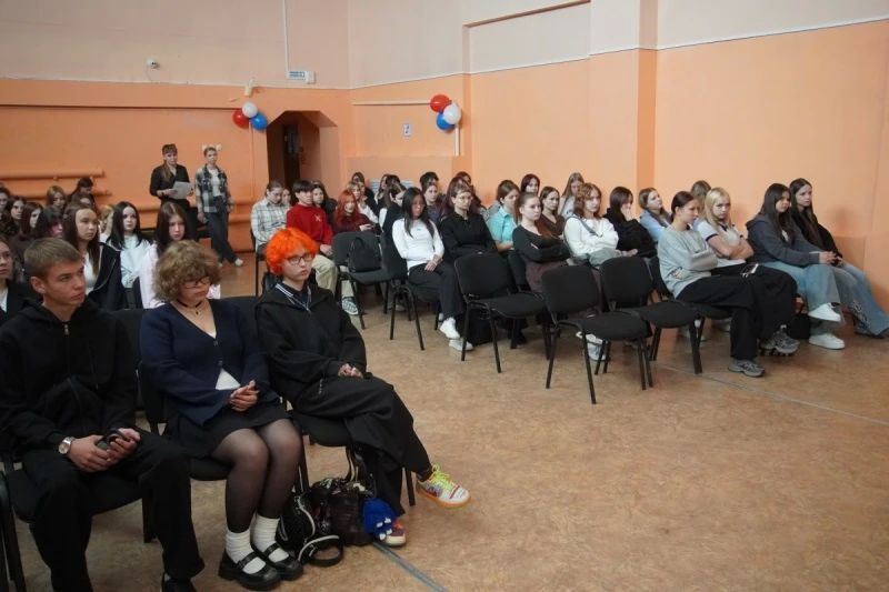 Осторожно, дроппер! В Амурском педколледже прошла профилактическая беседа со студентами-первокурсниками Осторожно, дроппер! В Амурском педколледже прошла профилактическая беседа со студентами-первокурсниками