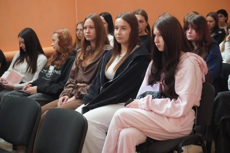 Осторожно, дроппер! В Амурском педколледже прошла профилактическая беседа со студентами-первокурсниками Осторожно, дроппер! В Амурском педколледже прошла профилактическая беседа со студентами-первокурсниками