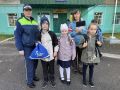 Сотрудники Госавтоинспекции проверили у школьников наличие световозвращающих элементов