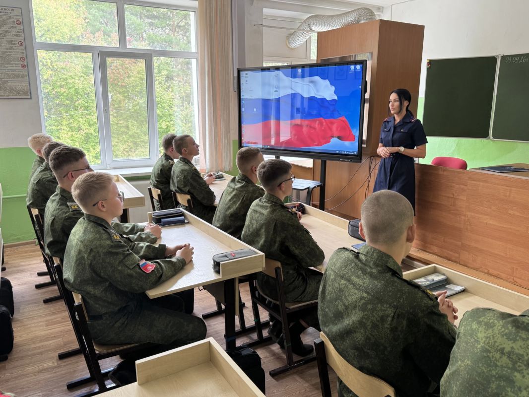 В Амурском кадетском корпусе продолжаются занятия для учащихся профильных классов Следственного комитета В Амурском кадетском корпусе продолжаются занятия для учащихся профильных классов Следственного комитета
