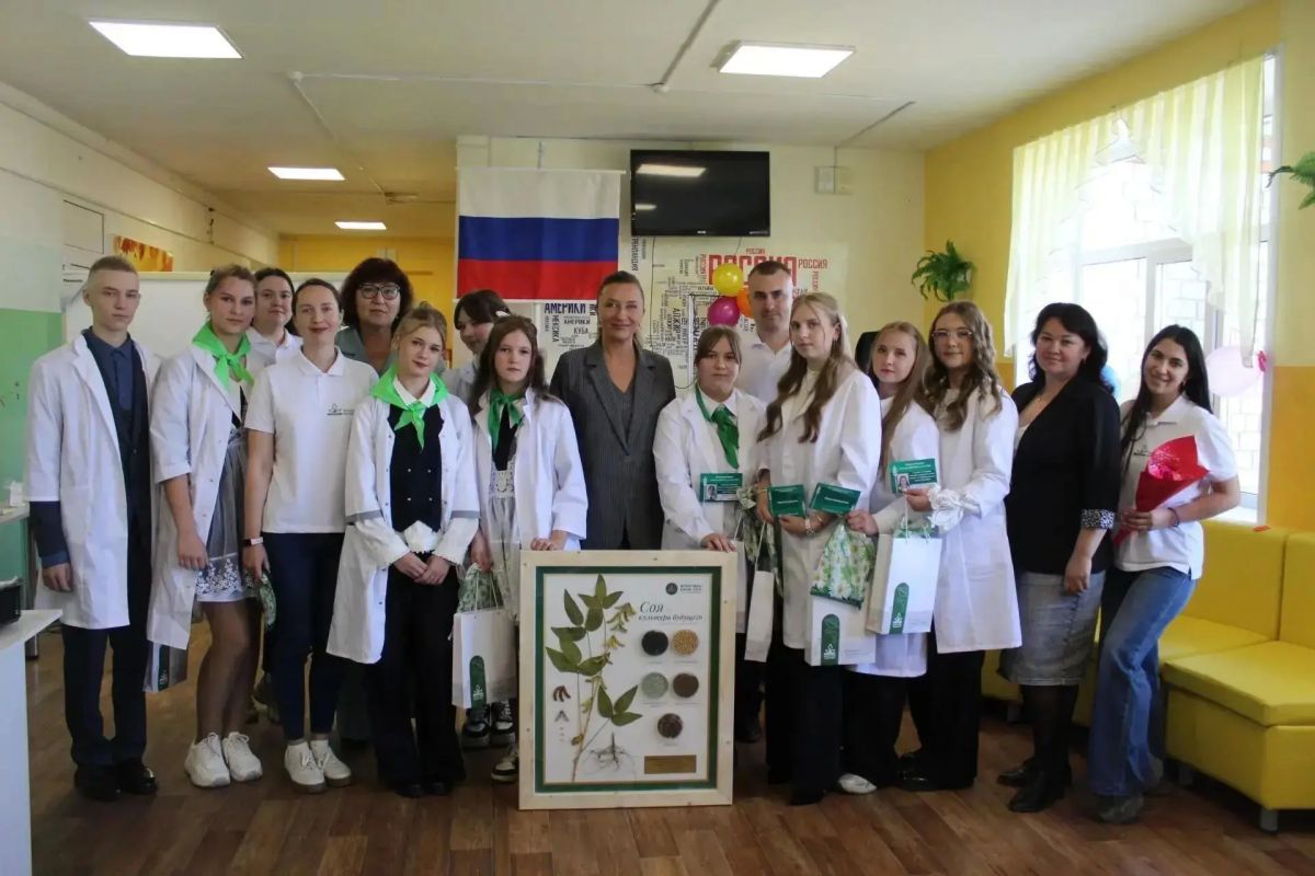 Для учеников Сычёвской школы открыли современную агролабораторию Для учеников Сычёвской школы открыли современную агролабораторию