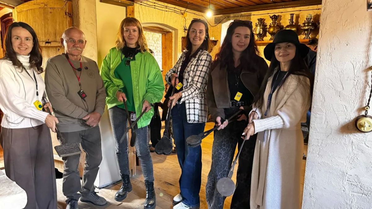 Сегодня День туризма!. По случаю, в столице Приамурья презентовали гастроэкскурсию «Путь хлеба» Первыми по вкусному маршруту проехали блогеры, которых собрало Агентство гостеприимства Амурской области Сегодня День туризма!. По случаю, в столице Приамурья презентовали гастроэкскурсию «Путь хлеба» Первыми по вкусному маршруту проехали блогеры, которых собрало Агентство гостеприимства Амурской области