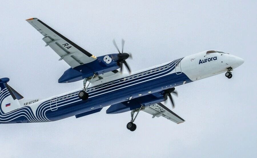 Самолёт DHC-8 авиакомпании «Аврора», выполнявший рейс HZ-4110 по маршруту Благовещенск – Зея, после взлёта вернулся в аэропорт отправления